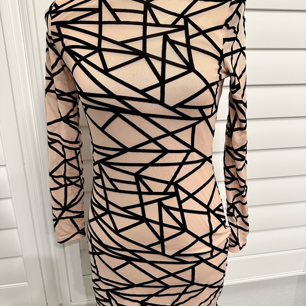 Geometric Patterned Long Sleeve Dress - Beige and Black